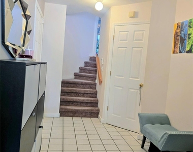 100 Chateau Lane - Photo Thumbnail 1