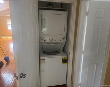 106 Pelhamdale Avenue - Photo Thumbnail 6