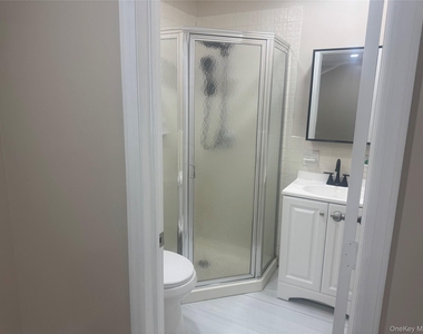 106 Pelhamdale Avenue - Photo Thumbnail 5