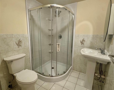 225 W 21st Street - Photo Thumbnail 6
