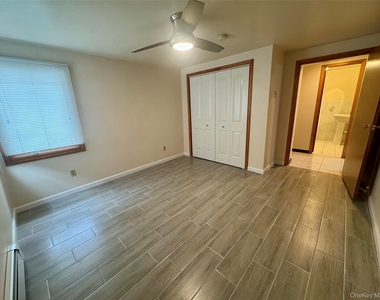 225 W 21st Street - Photo Thumbnail 5