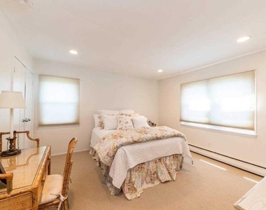 215 Scott Drive - Photo Thumbnail 6