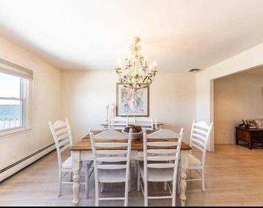 215 Scott Drive - Photo Thumbnail 8