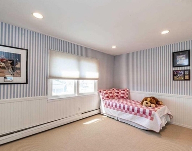 215 Scott Drive - Photo Thumbnail 5