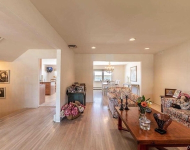 215 Scott Drive - Photo Thumbnail 13