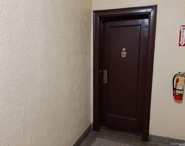 1 Hillside Avenue - Photo Thumbnail 1
