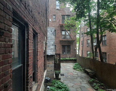 1 Hillside Avenue - Photo Thumbnail 22
