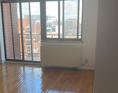13226 Avery Avenue - Photo Thumbnail 4
