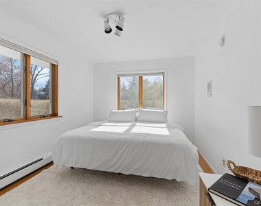 18 Harbor Road - Photo Thumbnail 12