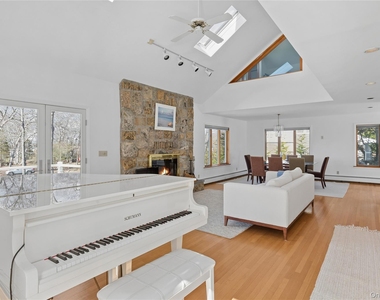 18 Harbor Road - Photo Thumbnail 1