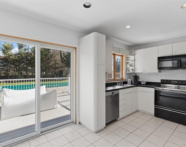 18 Harbor Road - Photo Thumbnail 8