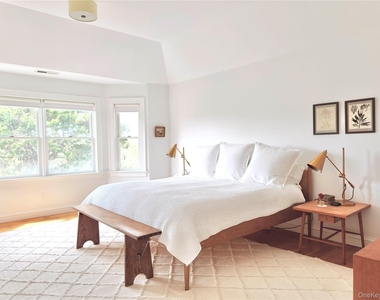 162 Dune Road - Photo Thumbnail 10