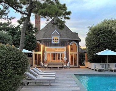 162 Dune Road - Photo Thumbnail 3
