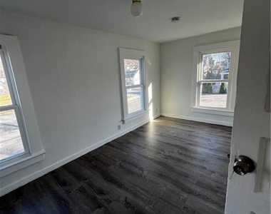 644 Harrison Avenue - Photo Thumbnail 8