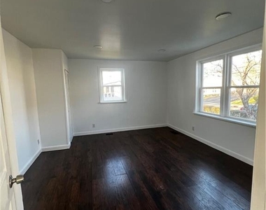 644 Harrison Avenue - Photo Thumbnail 6