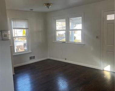 644 Harrison Avenue - Photo Thumbnail 3