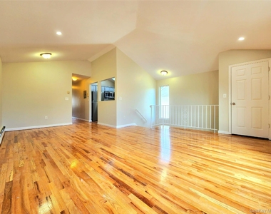 94-17 90th Avenue - Photo Thumbnail 3