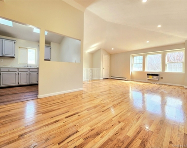 94-17 90th Avenue - Photo Thumbnail 1