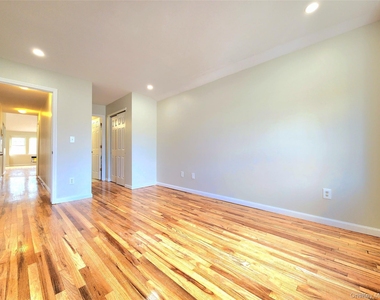 94-17 90th Avenue - Photo Thumbnail 12