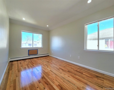 94-17 90th Avenue - Photo Thumbnail 18