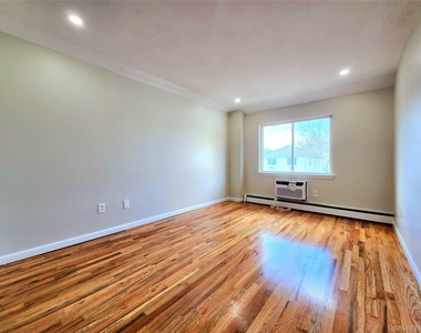 94-17 90th Avenue - Photo Thumbnail 14