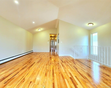 94-17 90th Avenue - Photo Thumbnail 4