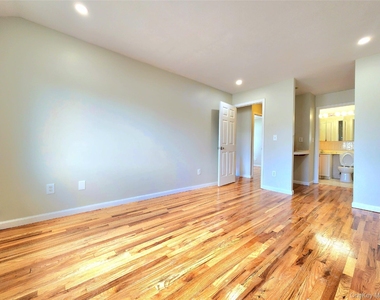 94-17 90th Avenue - Photo Thumbnail 13