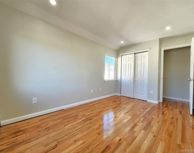 94-17 90th Avenue - Photo Thumbnail 20