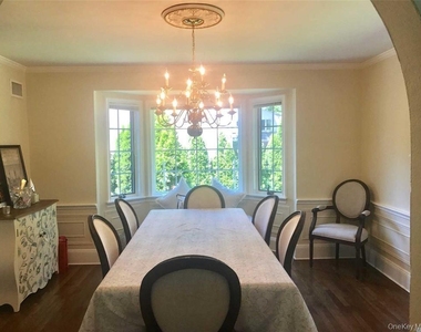 5 Rockcrest Road - Photo Thumbnail 9