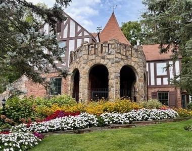5 Rockcrest Road - Photo Thumbnail 4