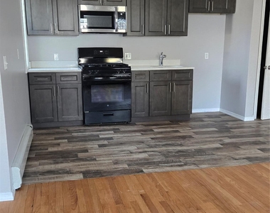 91 Wyman Avenue - Photo Thumbnail 2
