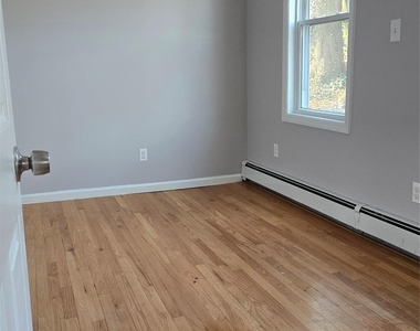 91 Wyman Avenue - Photo Thumbnail 6