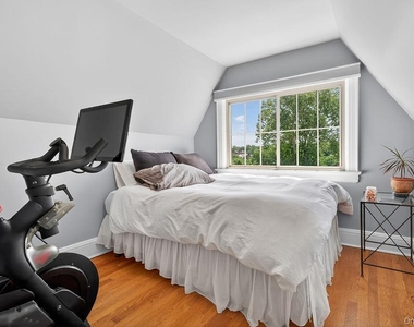 33 Lynwood Road - Photo Thumbnail 25