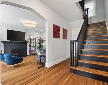 33 Lynwood Road - Photo Thumbnail 1