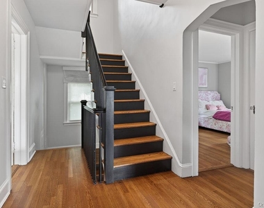 33 Lynwood Road - Photo Thumbnail 12