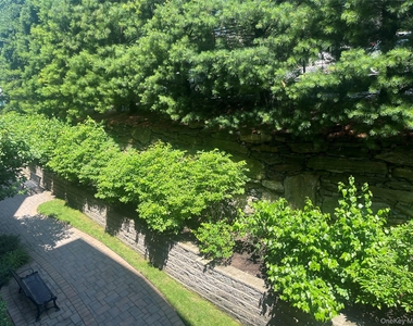 40 Jackson Avenue - Photo Thumbnail 16