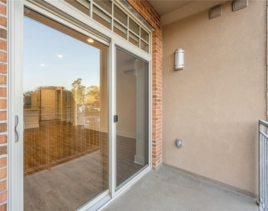 40 Jackson Avenue - Photo Thumbnail 12