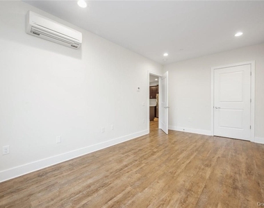 40 Jackson Avenue - Photo Thumbnail 10
