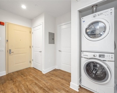 40 Jackson Avenue - Photo Thumbnail 6