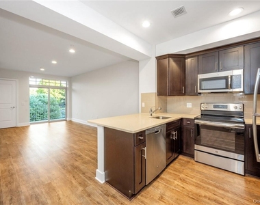 40 Jackson Avenue - Photo Thumbnail 1