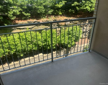 40 Jackson Avenue - Photo Thumbnail 13
