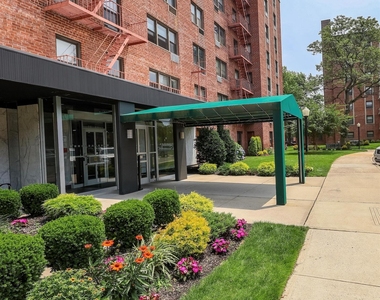 8629 155th Avenue - Photo Thumbnail 4