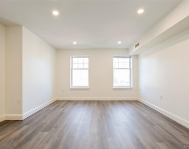 45 S Greeley Avenue - Photo Thumbnail 3