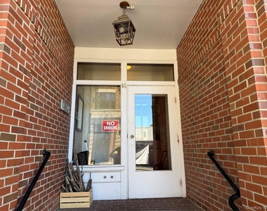 16 Spring Street - Photo Thumbnail 10