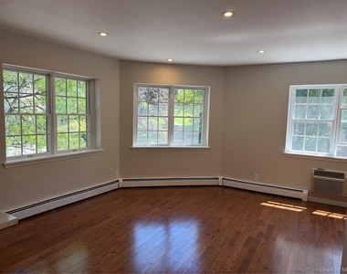 16 Spring Street - Photo Thumbnail 1