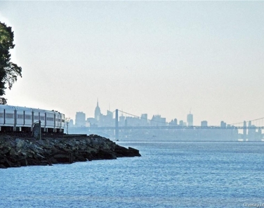 16 Spring Street - Photo Thumbnail 12