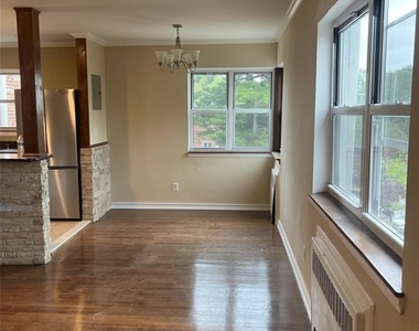196-23 Dunton Avenue - Photo Thumbnail 9