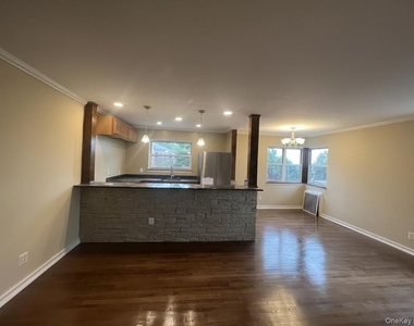 196-23 Dunton Avenue - Photo Thumbnail 3