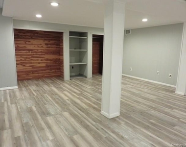 10 Elderwood Ln - Photo Thumbnail 18
