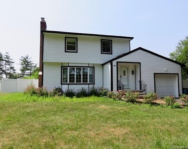 10 Elderwood Ln - Photo Thumbnail 1